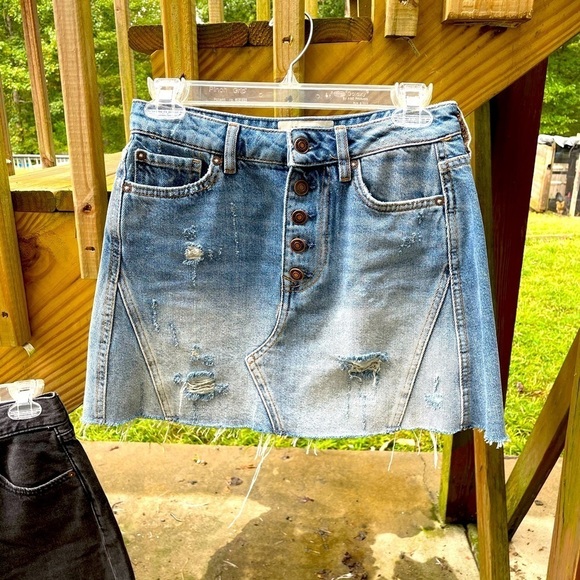 Free People We the Free Denim A line Gradient Ombré Button Fly Distressed Skirt - Picture 2 of 4